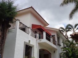 marquesina puerta exterior